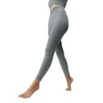 Legging Sakura de la marca Born Living Yoga en color gris