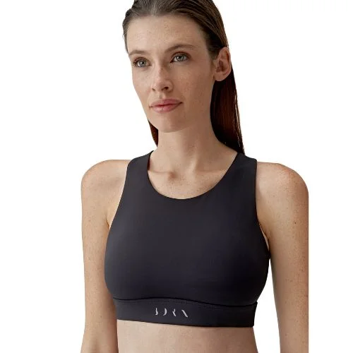 Top nara de la marca Born Living Yoga en color negro