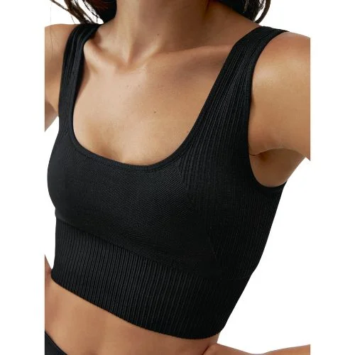 Top modelo Yami de la marca Born Living Yoga en color negro