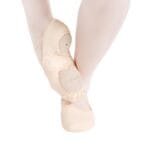 zapatilla media punta modelo hanami de la marca Capezio en color rosa claro