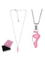 Collar en plateado hipoalergénico con colgante de zapatilla rosa