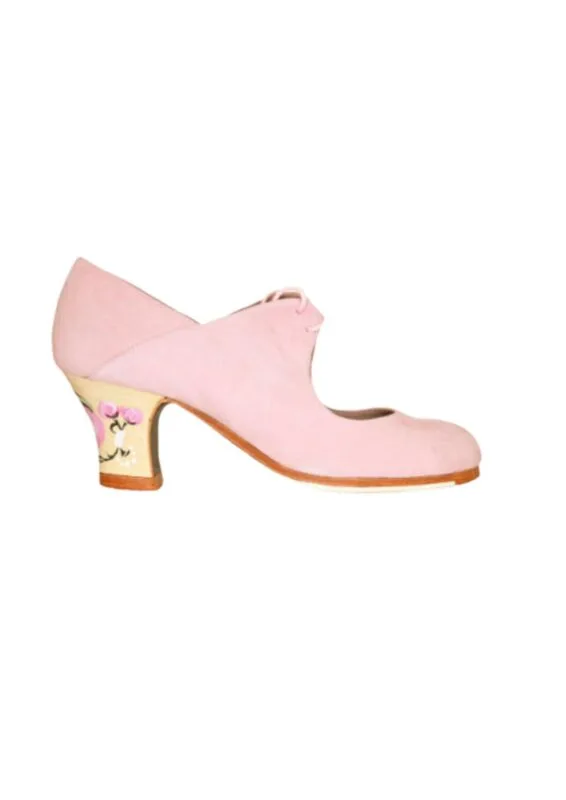 Zapato Begoña Cervera modelo Arty en color rosa de ante con tacon pintado