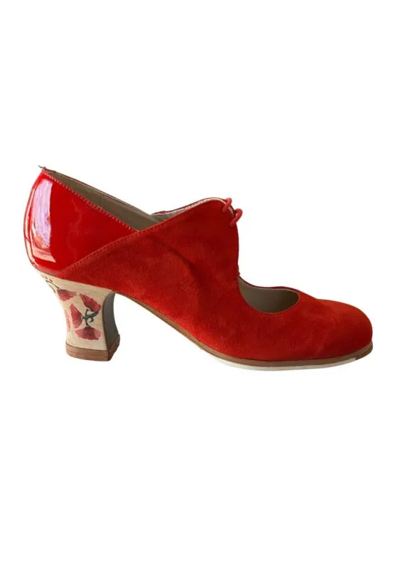 Zapato flamenco modelo Arty de la marca Begoña Cervera en ante y charol rojo